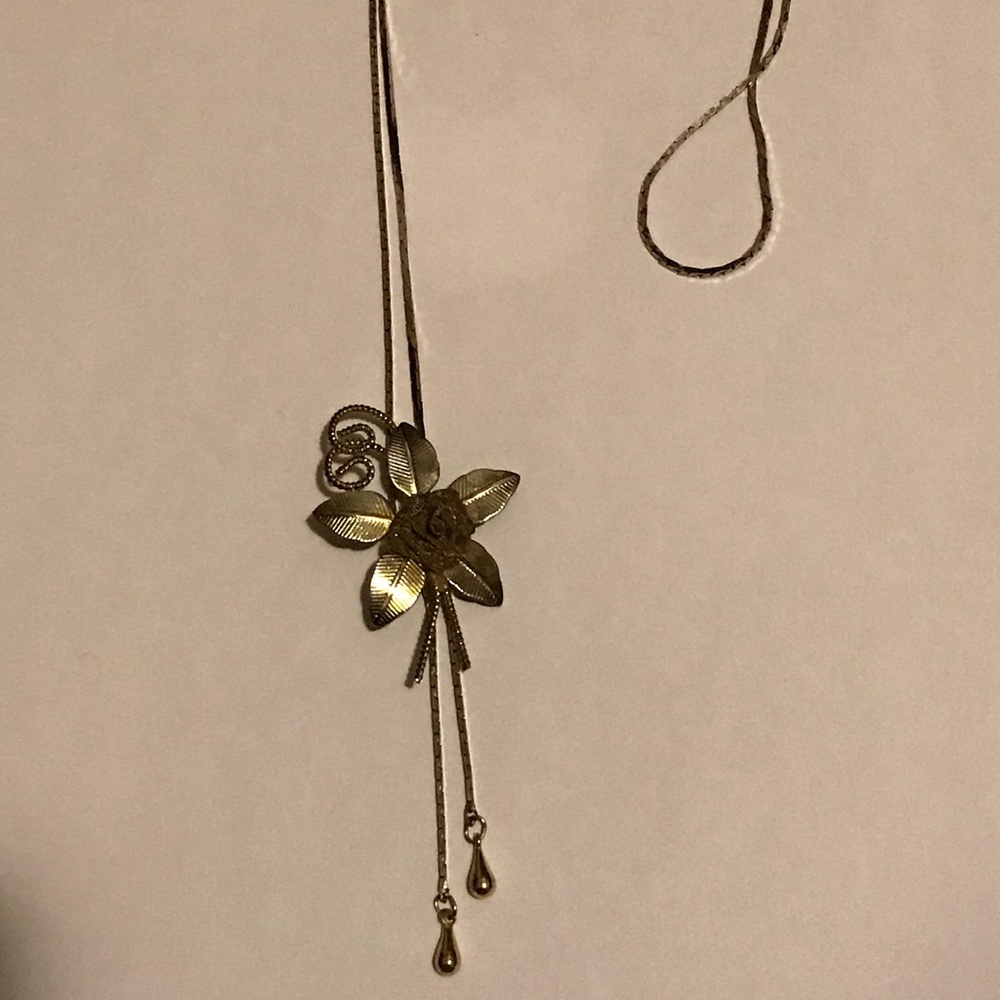 Vintage flower necklace